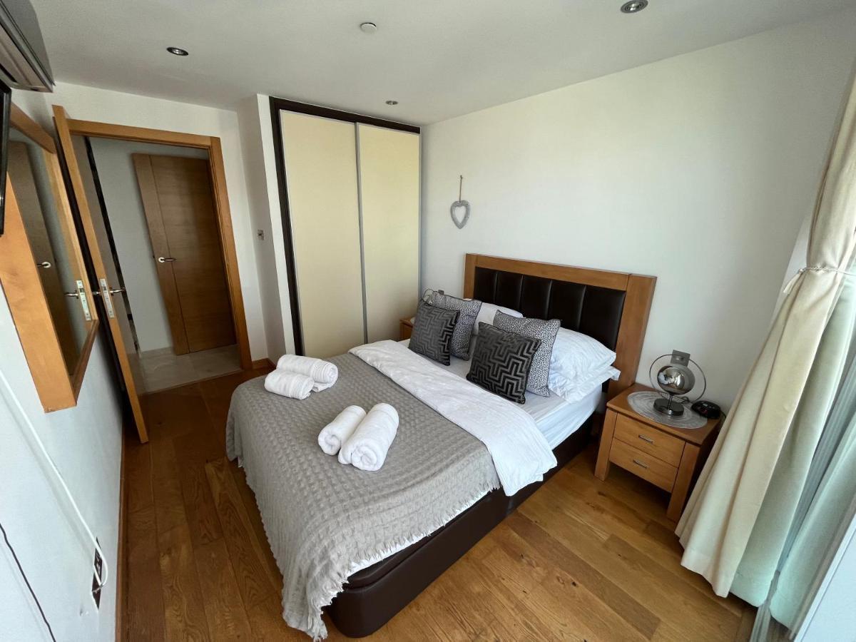 Ocean Village Lovely 2 Bedroom Apartment 지브롤터 외부 사진