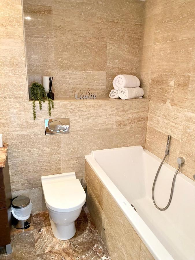 Ocean Village Lovely 2 Bedroom Apartment 지브롤터 외부 사진