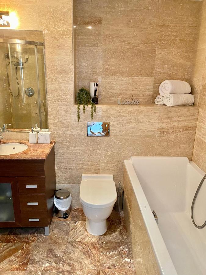 Ocean Village Lovely 2 Bedroom Apartment 지브롤터 외부 사진
